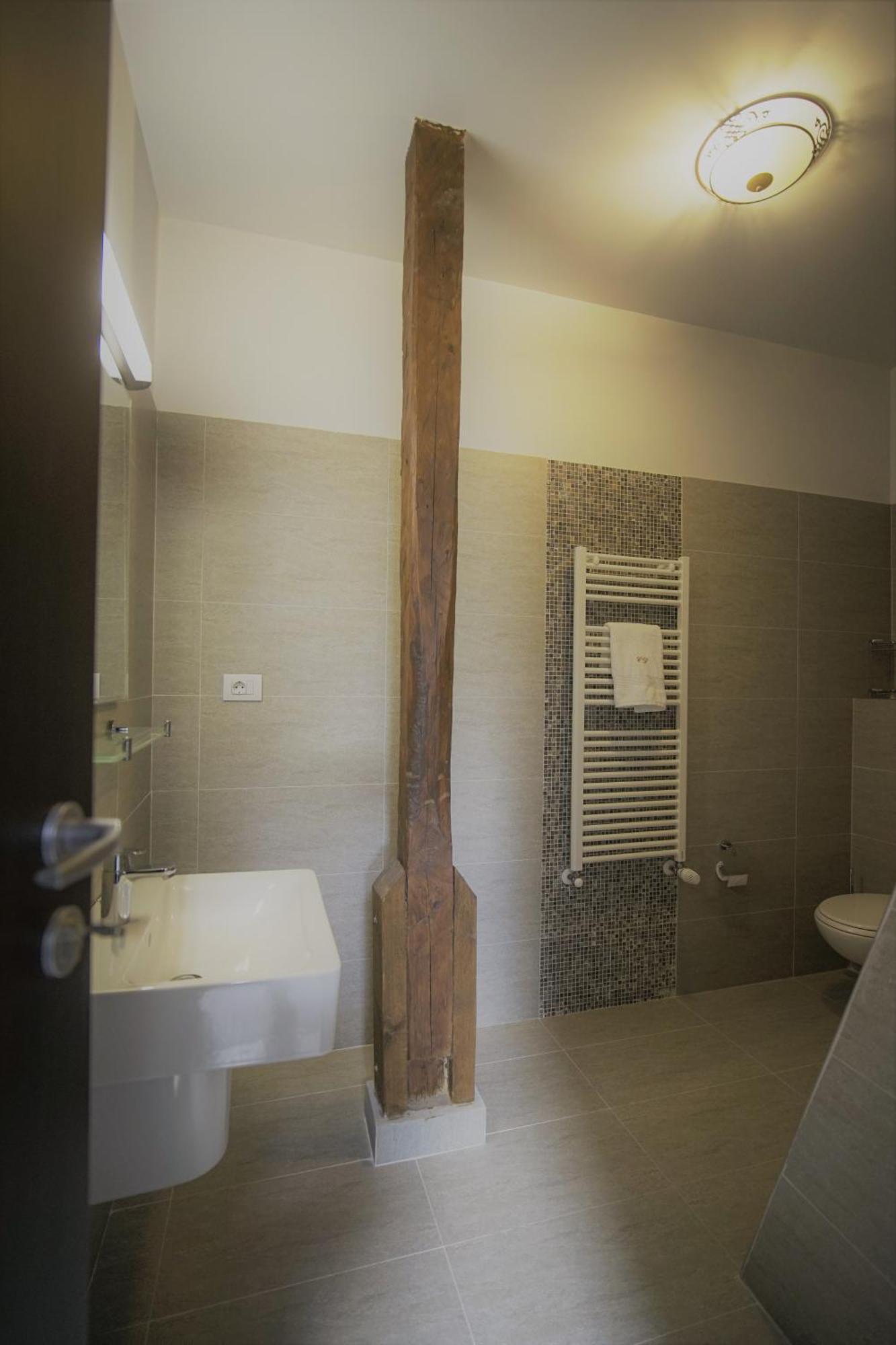 La Curtea Domneasca Hotell Piatra Neamţ Rum bild