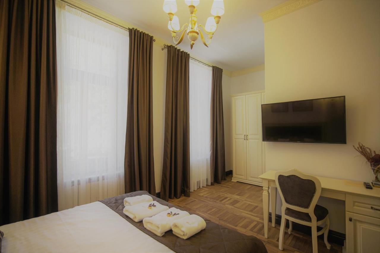 La Curtea Domneasca Hotell Piatra Neamţ Exteriör bild